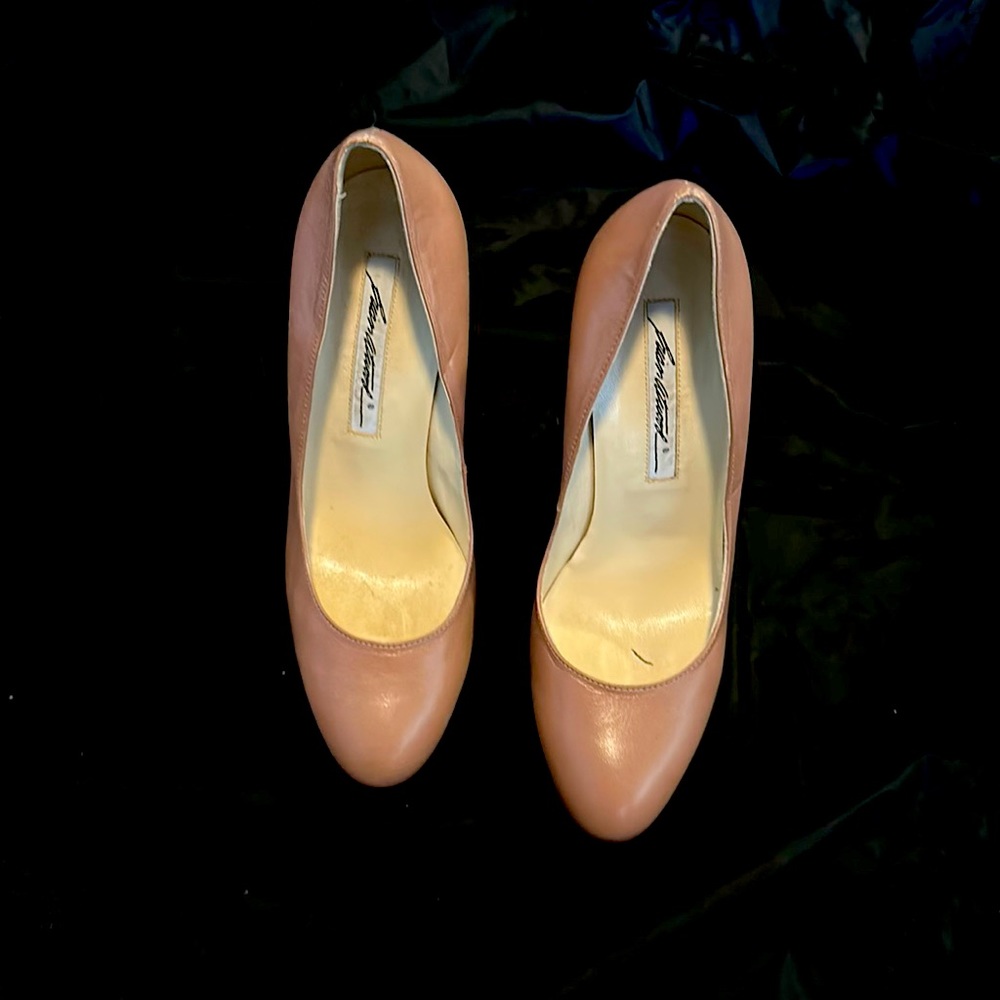 Brian Atwood nude pumps size 36.5